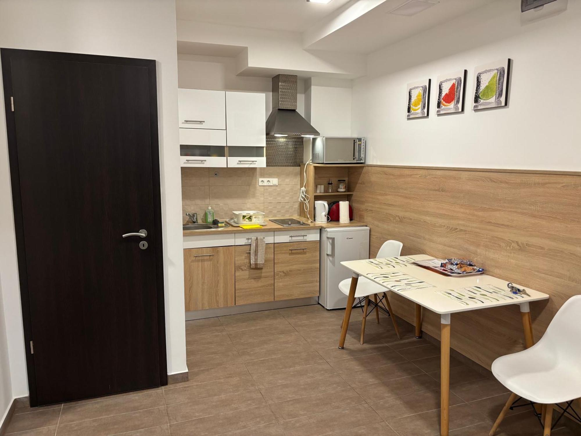 Pizza Tabor Apartman ミシュコルツ エクステリア 写真